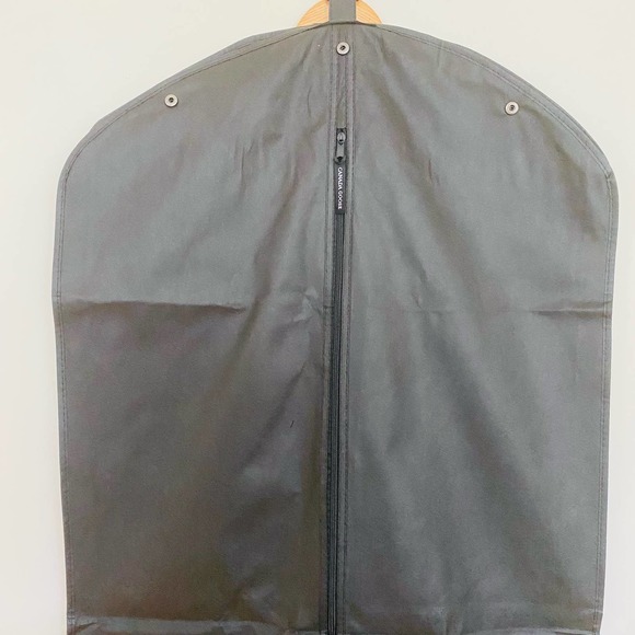 Canada Goose Garment Bag NEW - Picture 7 of 8